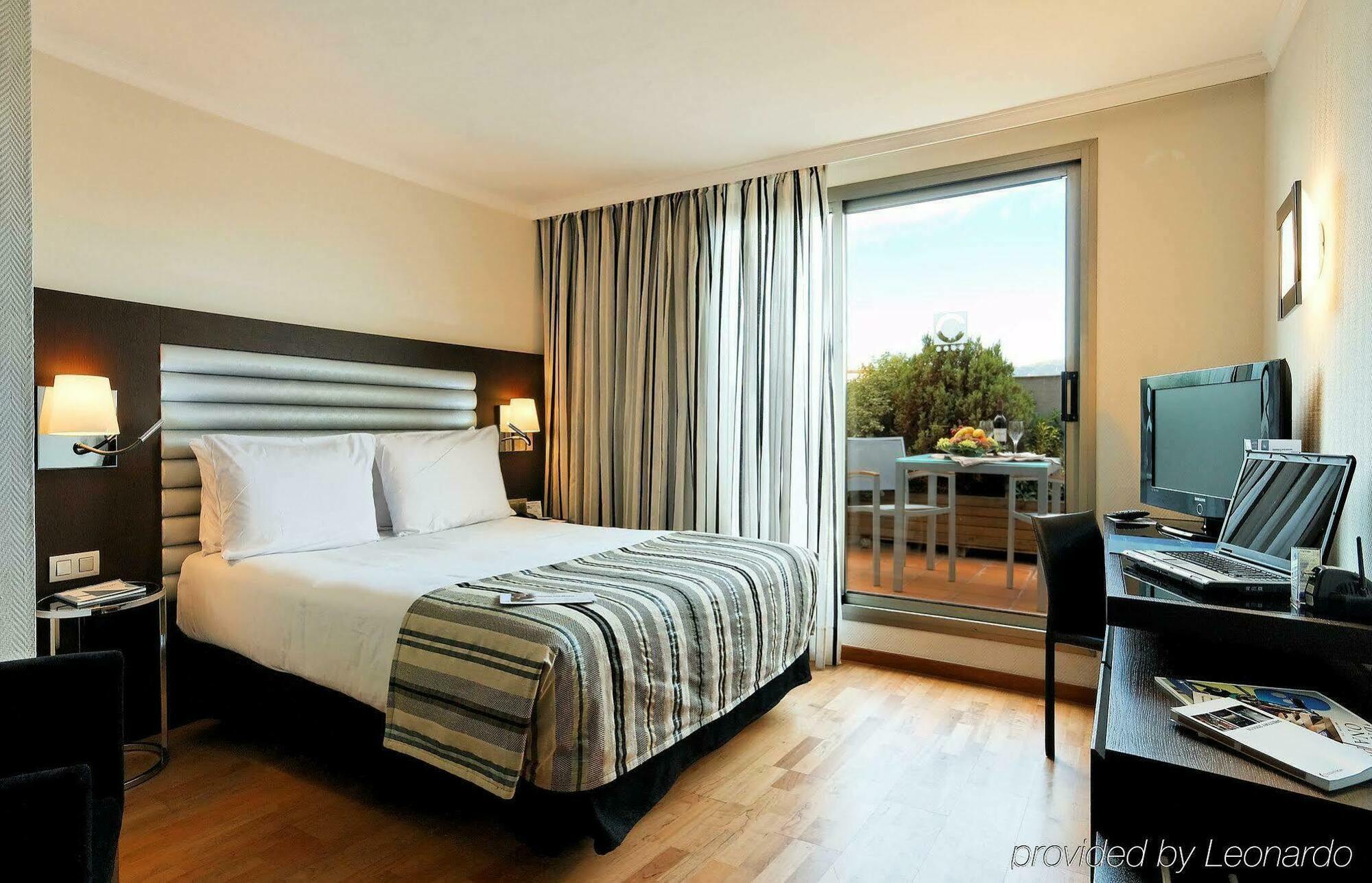 Exe Cristal Palace Barcelona Room photo